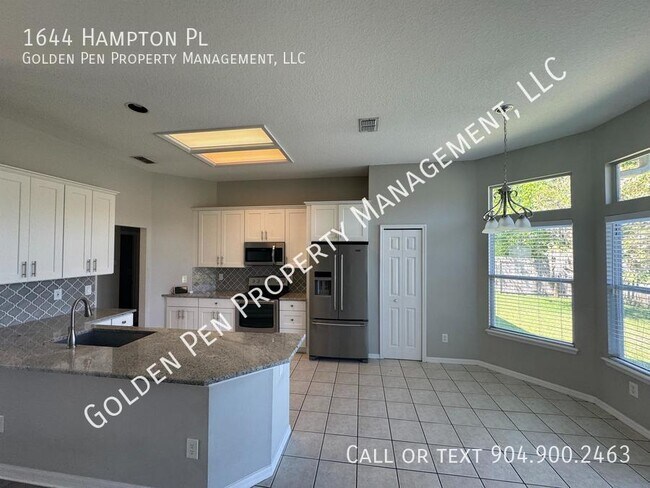 Building Photo - 1644 Hampton Pl
