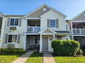 Building Photo - 1819 Silverstone Dr