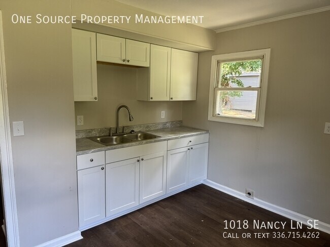 Building Photo - 1018 Nancy Ln SE