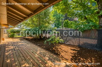 Building Photo - 126 NE Liberty Ave