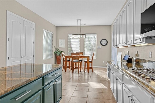 Building Photo - Rental Home with Large Pool