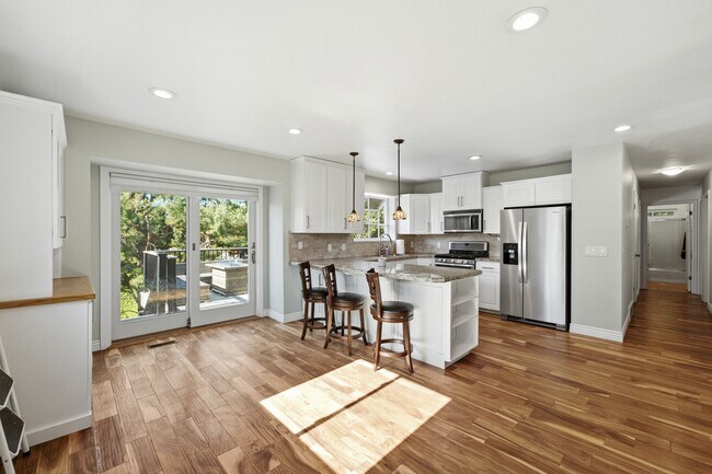 Building Photo - 12 E 500 S