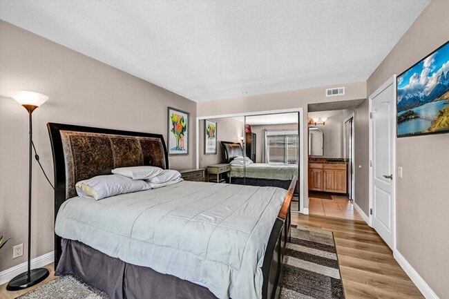 Building Photo - 4020 Porte La Paz