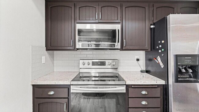 Building Photo - 1695 Kenora Dr