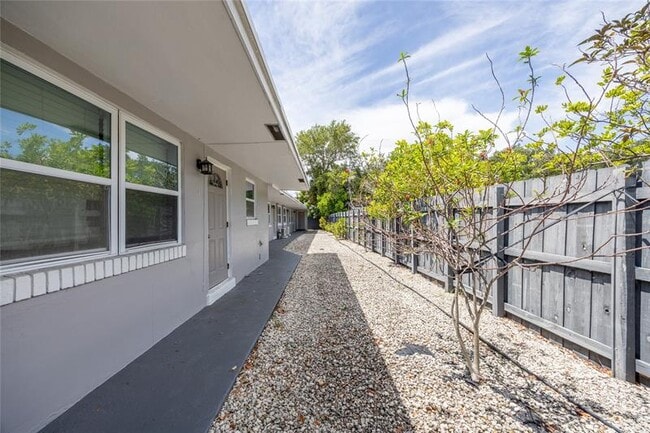 Primary Photo - 732 SE 15th St