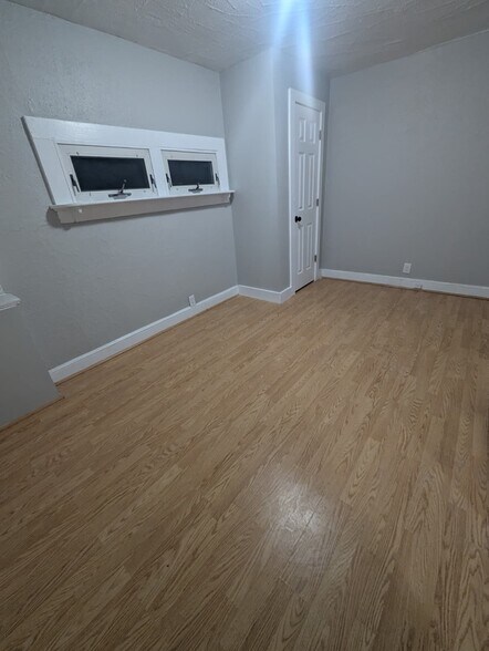 Building Photo - 135 County St