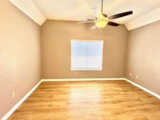 Building Photo - Now Leasing a 4-Bedroom 2.5 Bath Home