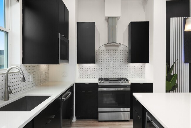 Building Photo - 500 Schweikhardt St