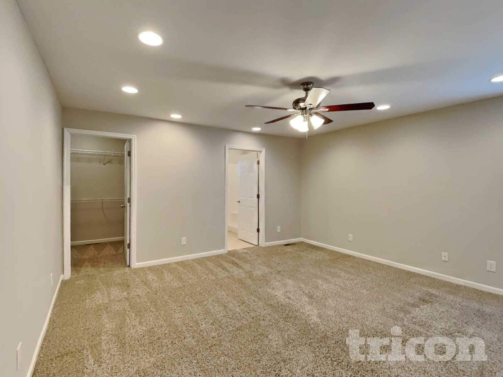 Building Photo - 703 Maple Ct