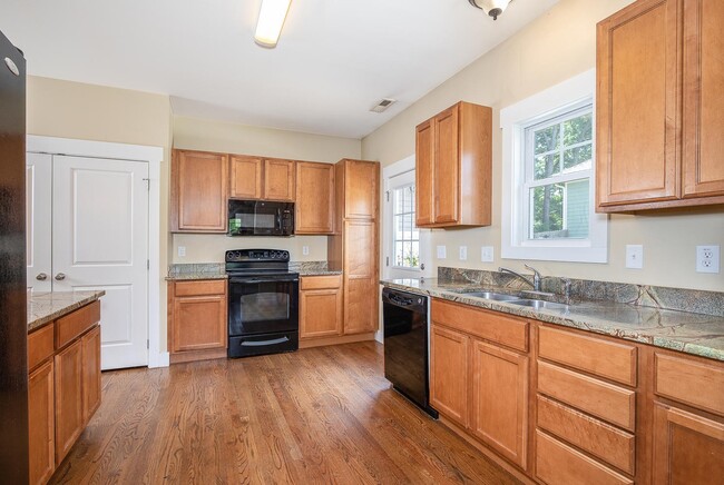 Building Photo - Modern Craftsman-Style Home in West Asheville