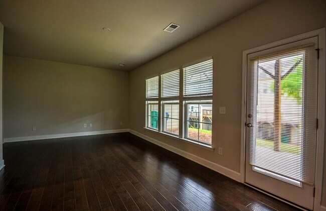 Building Photo - 845 Atwood Ln