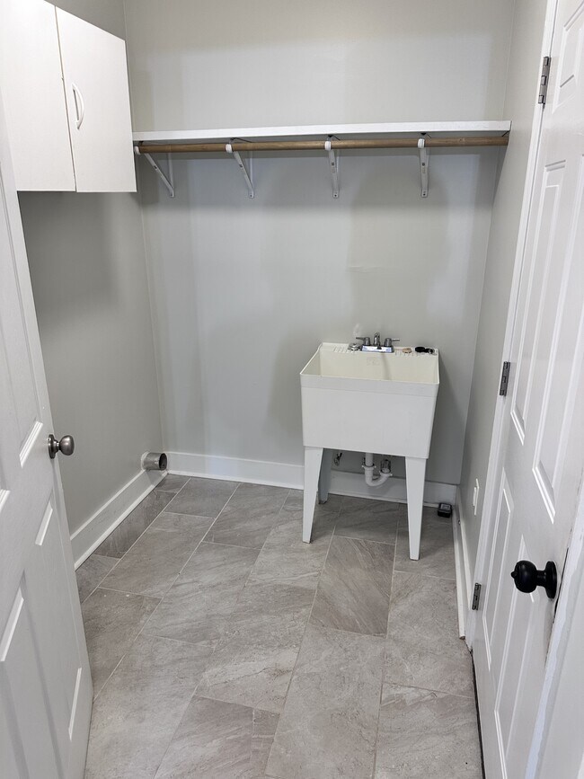 Building Photo - 304 Chisholm Trail