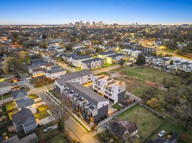 Building Photo - 2135 24th Ave N