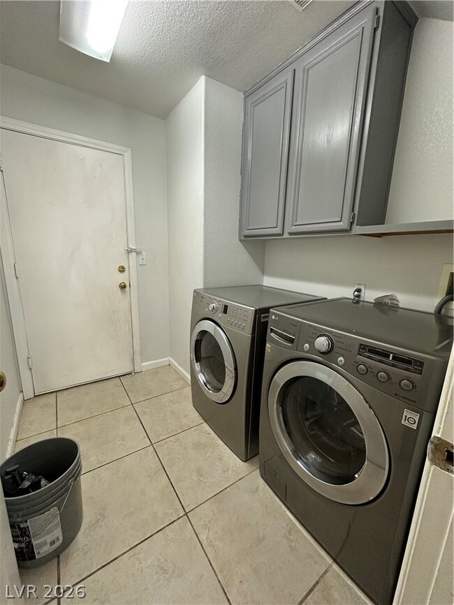 Building Photo - 8275 Cedar Leaf Dr