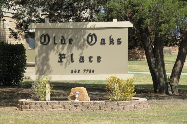 Building Photo - 772 Oak Hill Dr