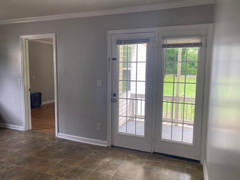 Dining Area - 83 Vero Beach St