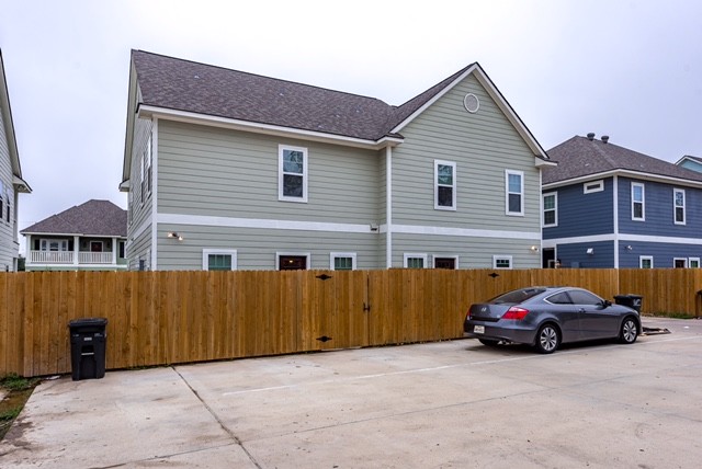 Building Photo - 1101 Oney Hervey Dr