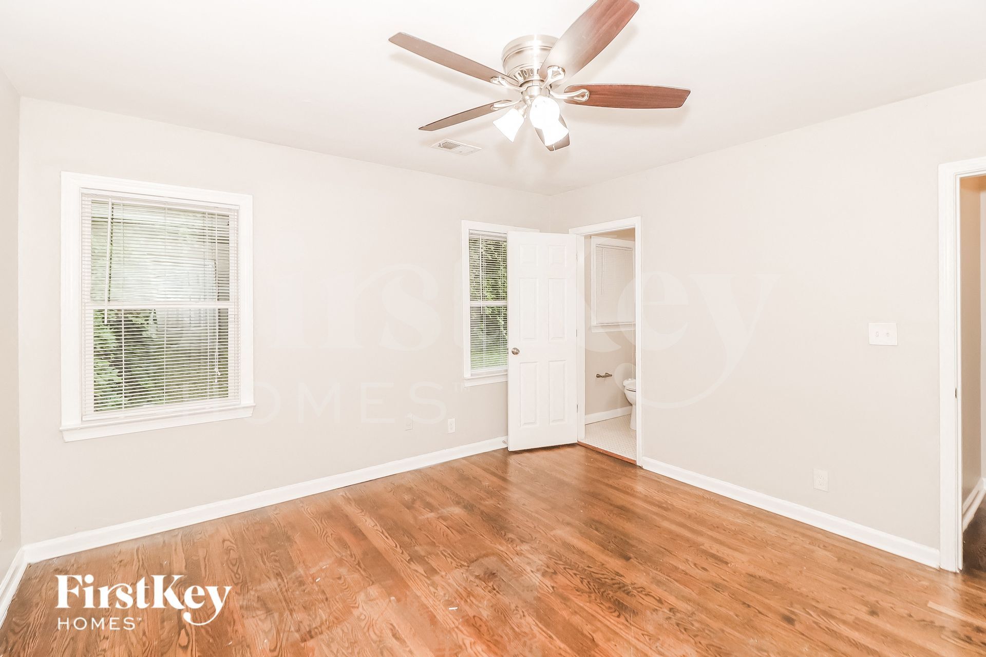 Building Photo - 2802 Glenvalley Dr