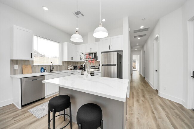 Building Photo - 3909 Maggie St