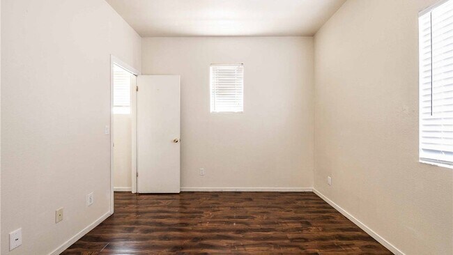 Building Photo - 824 Clear Diamond Ave