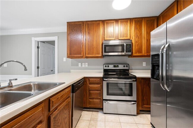 Building Photo - 1393 Poplar Pointe