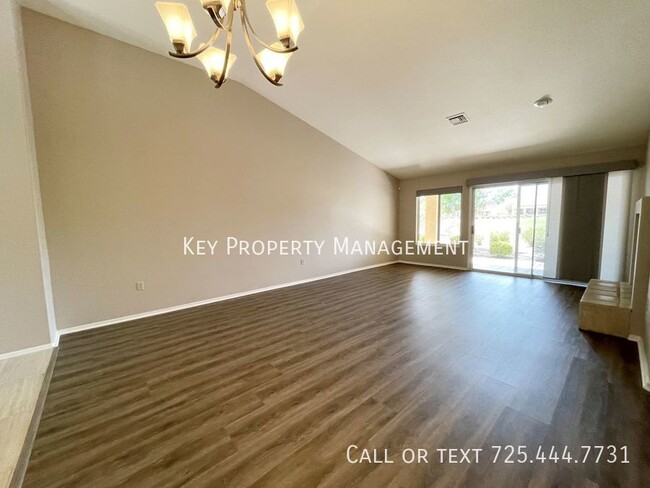 Building Photo - REMODELED 2 BEDROOM 2 BATH TOWNHOME ON THE...