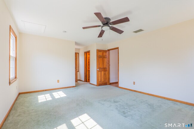 Building Photo - 9 Pleasant St