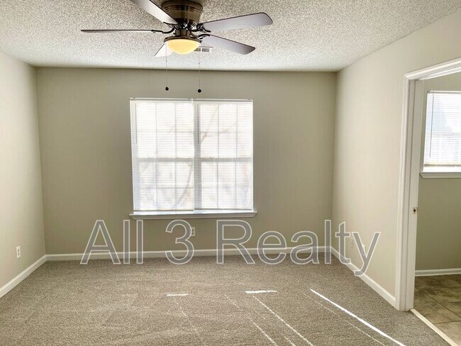 Building Photo - 6688 Sunset Hills Blvd