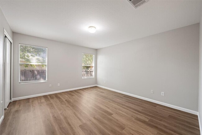 Building Photo - 3213 Crownover St