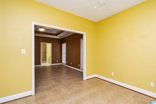 Building Photo - 5126 English Turn