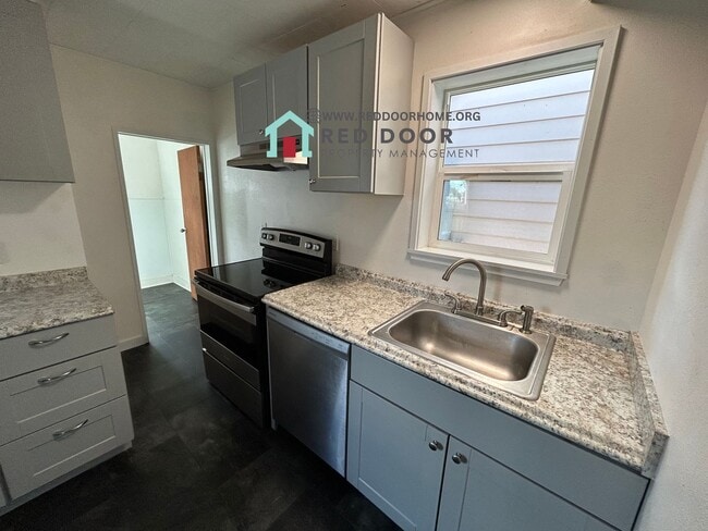 Building Photo - Spacious 2 Bed, 1 Bath Apartment – $1,100/...