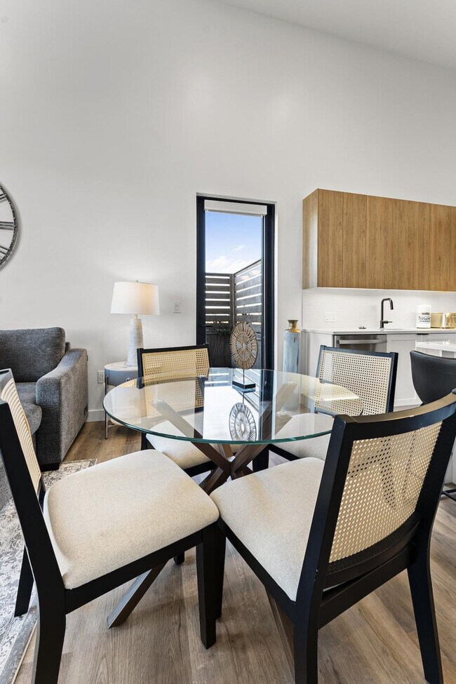 Building Photo - 282 Bremen St