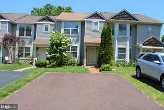 Building Photo - 361 Kent Ln