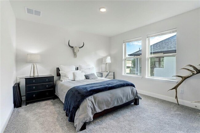 Building Photo - 3208 Bravo Dr