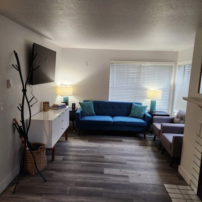 Building Photo - View At Bitter Lake