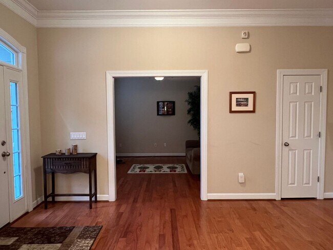 Building Photo - Baynard Park