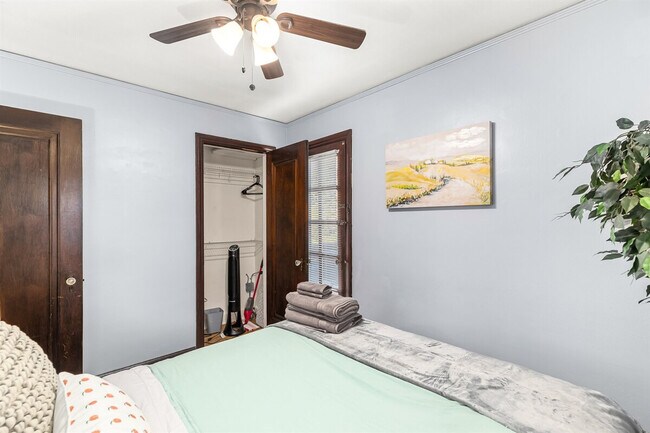 Building Photo - 522 W Hudson Ave