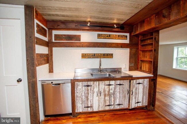 Building Photo - 54 Coryell St