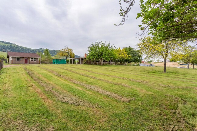 Building Photo - Home on Acreage (horses OK)  for Lease