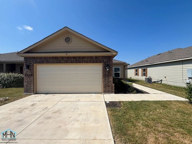Primary Photo - Inviting 3-bedroom, 2-bathroom House, Epit...