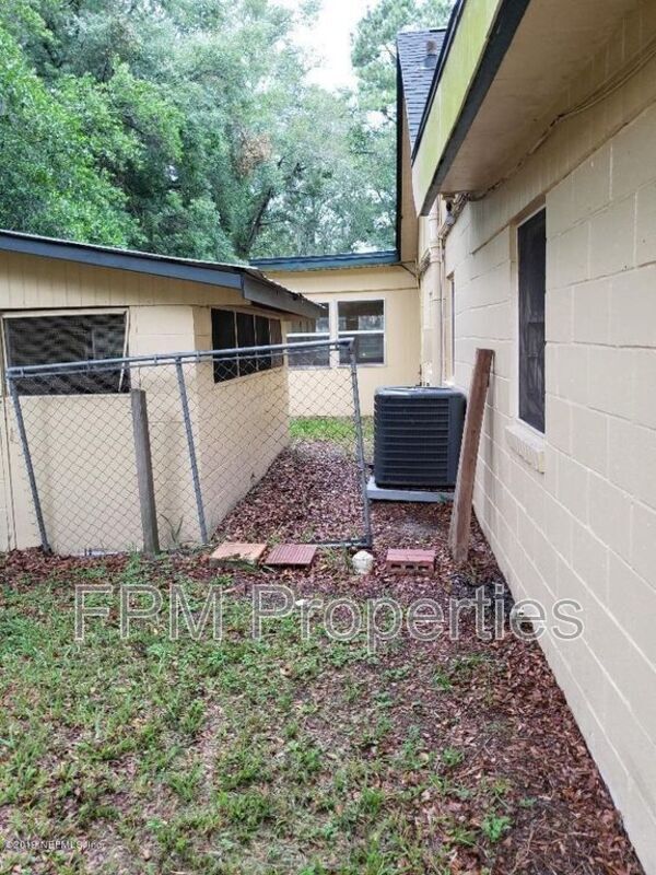 Building Photo - 6348 Hyde Grove Ave