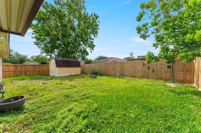 Building Photo - 1326 Kappa St