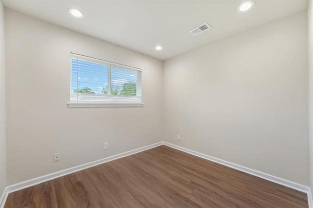 Building Photo - 304 E Stone Rd