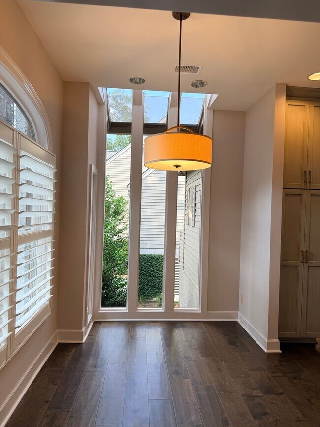 Building Photo - Spectacular Sea Pines Home - Marsh/Water Views!