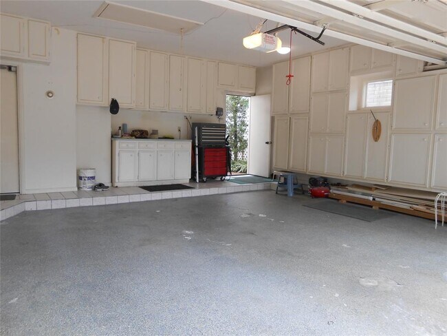 Building Photo - 9588 Doliver Dr