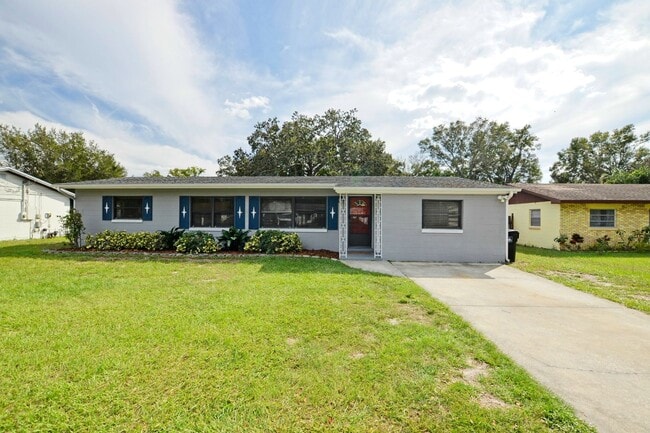 Building Photo - 4 bed 2 bath home
