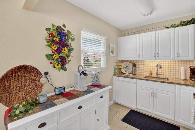 Building Photo - 202 Bedford St