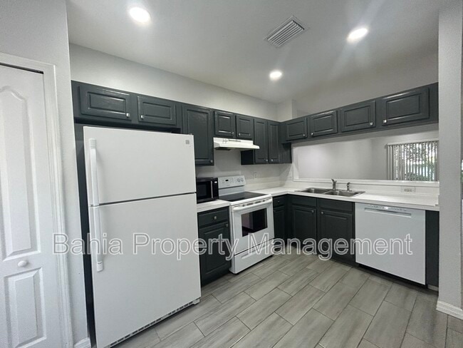 Building Photo - 2320 Lake Woodberry Cir
