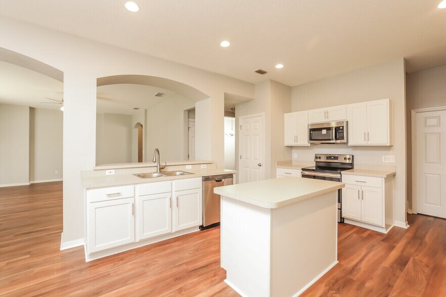 Building Photo - 2083 Casaba Cove Ave