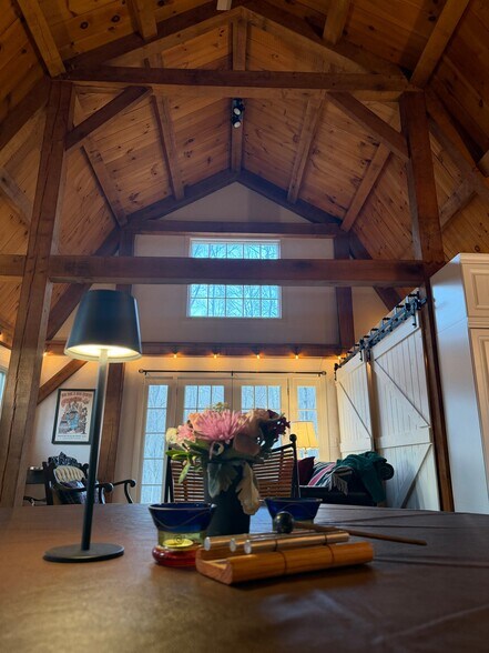 Building Photo - 300 Chestnut Hill Rd